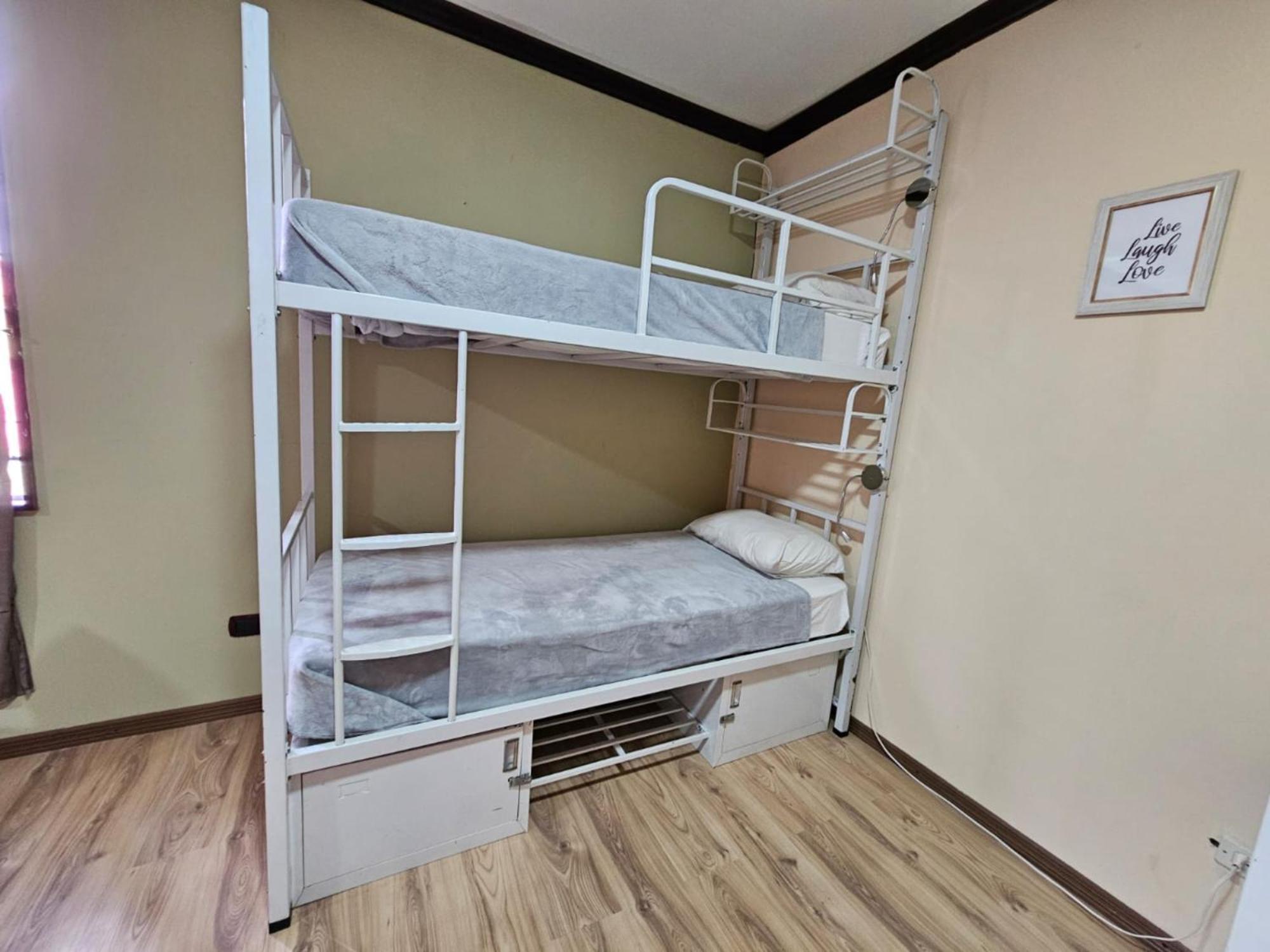 Hostel La Cali Inn サンホセ エクステリア 写真