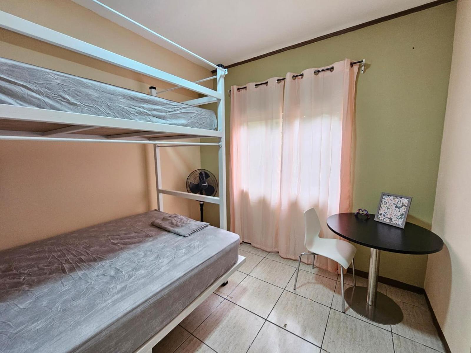 Hostel La Cali Inn サンホセ エクステリア 写真