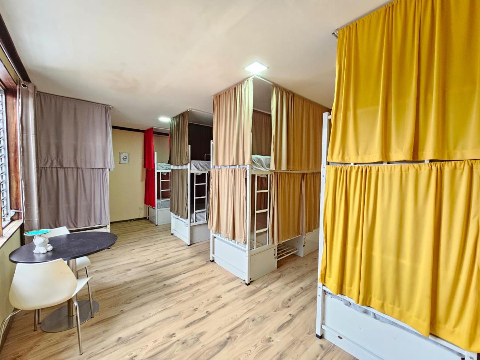 Hostel La Cali Inn サンホセ エクステリア 写真